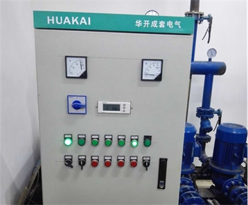安裝，調(diào)試中的換熱機(jī)組電器柜